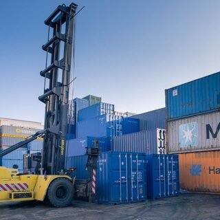 CONTAINER